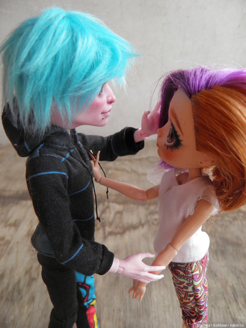 Первая встреча — Куклы Monster High и Ever After High: G1