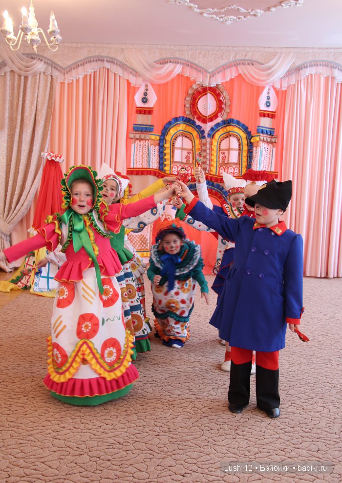 Нам куклы строить и жить помогают