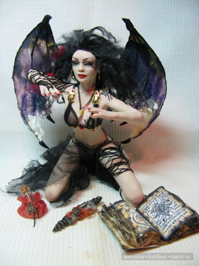 Авторская кукла Геката - богиня мрака и колдовства