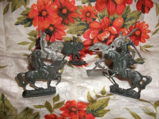 игрушки-куклы