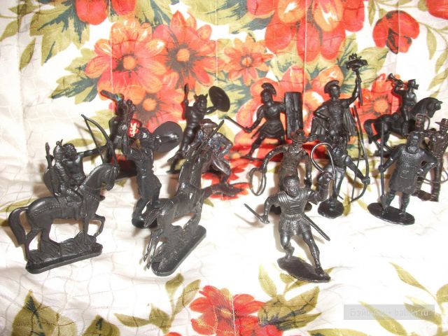 игрушки-куклы