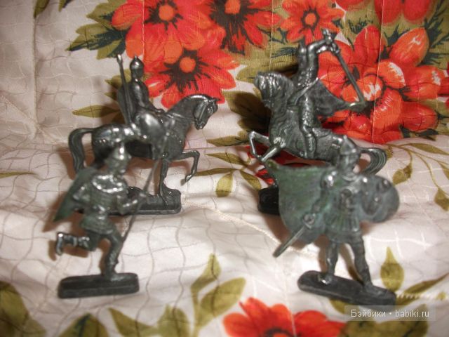 игрушки-куклы