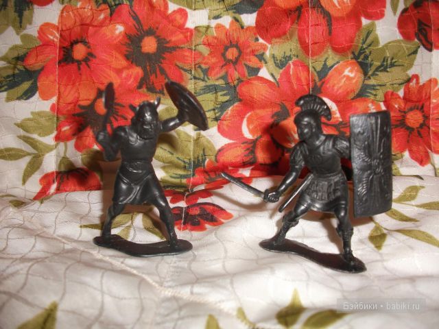 игрушки-куклы