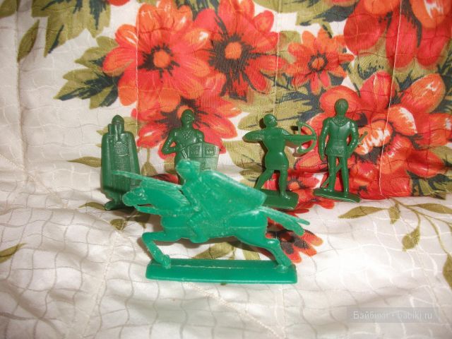 игрушки-куклы