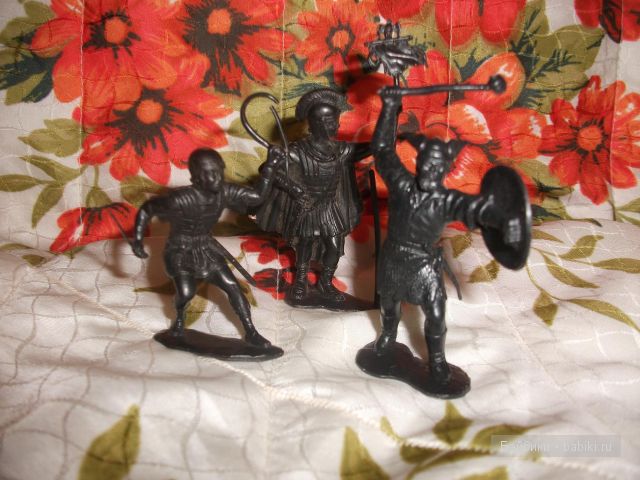 игрушки-куклы