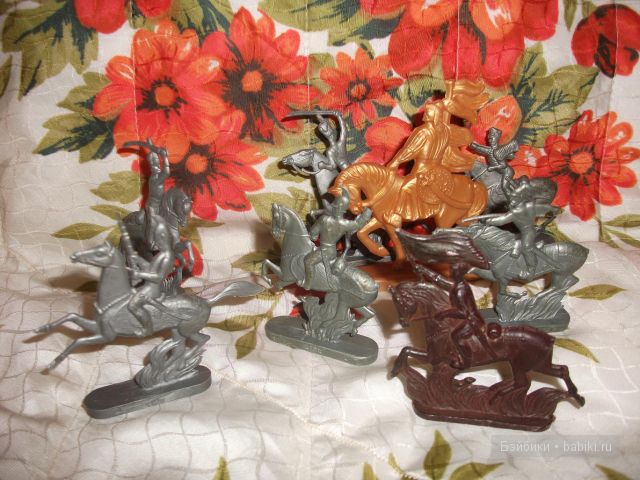 игрушки-куклы