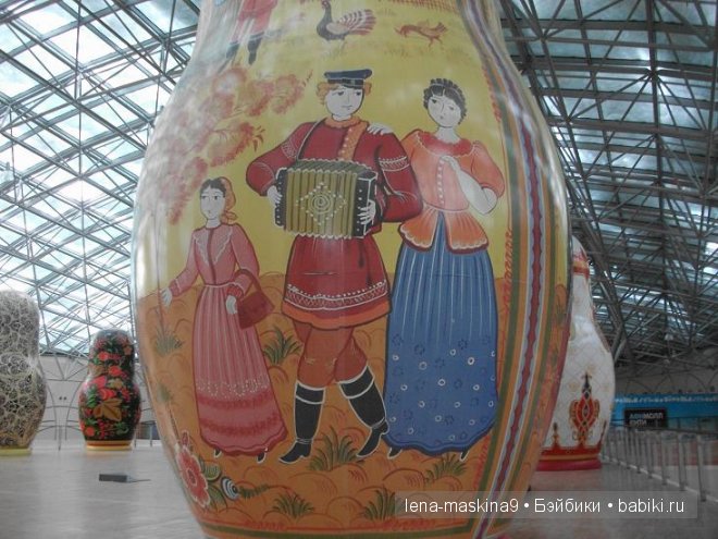 Выставка гиганских матрешек