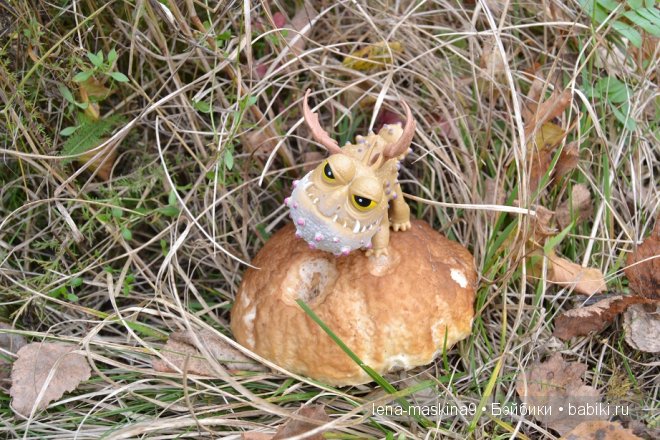 Луша на прогулке со своим другом Крошем. В осеннем лесу | Бэйбики Луша на прогулке со своим другом Крошем. В осеннем лесу