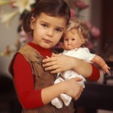 Такие душевные- милые фото..Дети, куклы,  игрушки прошлых лет