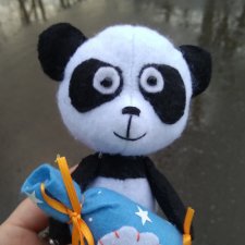 Пандочка и ее любимая конфетка