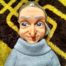 Симпатичная бабулька)