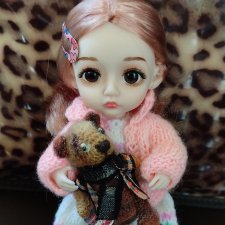 Асенька собралась в дорогу на поезде