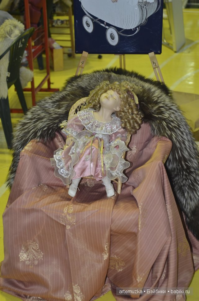 В Калининграде началась шестая выставка-ярмарка авторских кукол и мишек Тедди Балтийский вернисаж