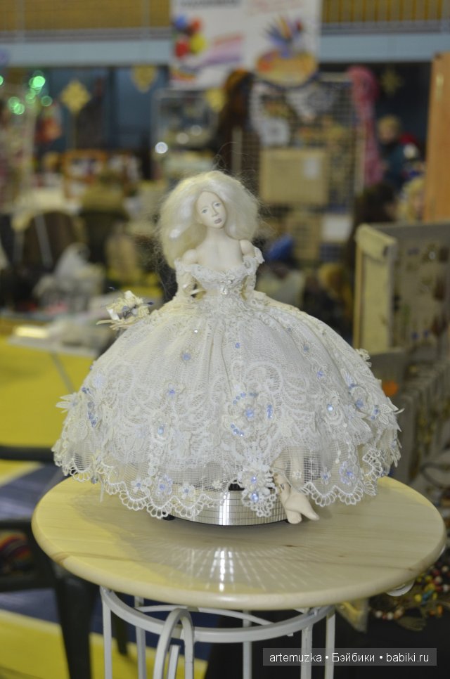 В Калининграде началась шестая выставка-ярмарка авторских кукол и мишек Тедди "Балтийский вернисаж" | Бэйбики В Калининграде началась шестая выставка-ярмарка авторских кукол и мишек Тедди "Балтийский вернисаж" (фото 4)