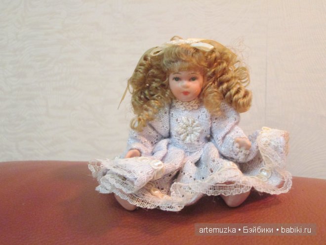 Чудесная коробочка с маленькими фарфоровыми куколками (фото 6)