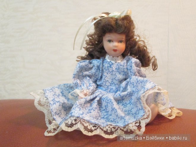 Чудесная коробочка с маленькими фарфоровыми куколками (фото 7)