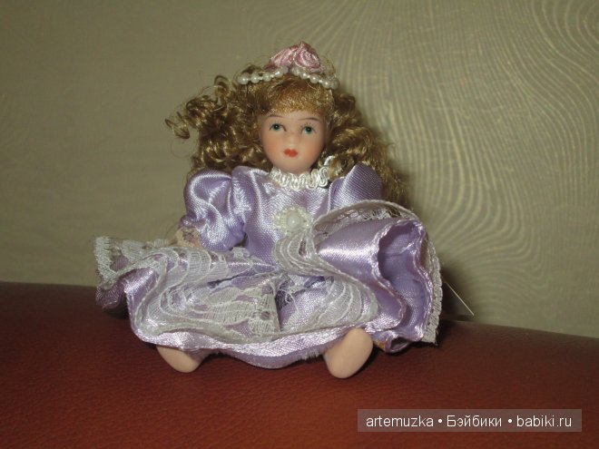 Чудесная коробочка с маленькими фарфоровыми куколками (фото 5)