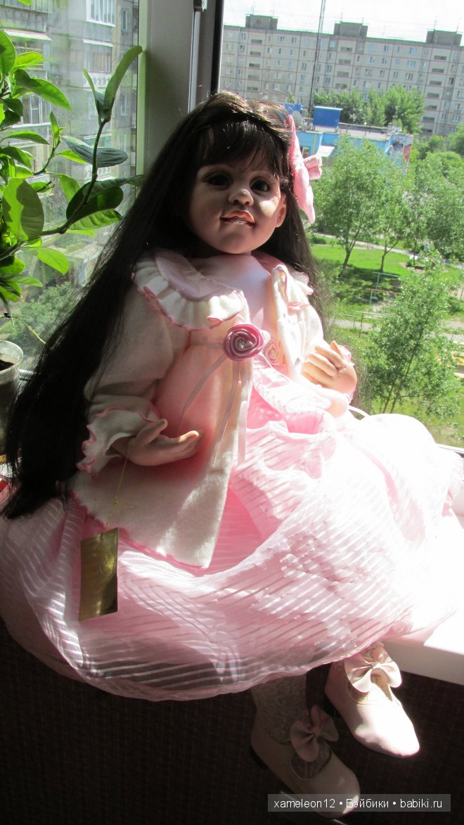 редкая кукла от Fayzah Spanos