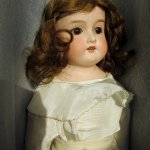 Красотка со старинного портрета от Armand Marseille