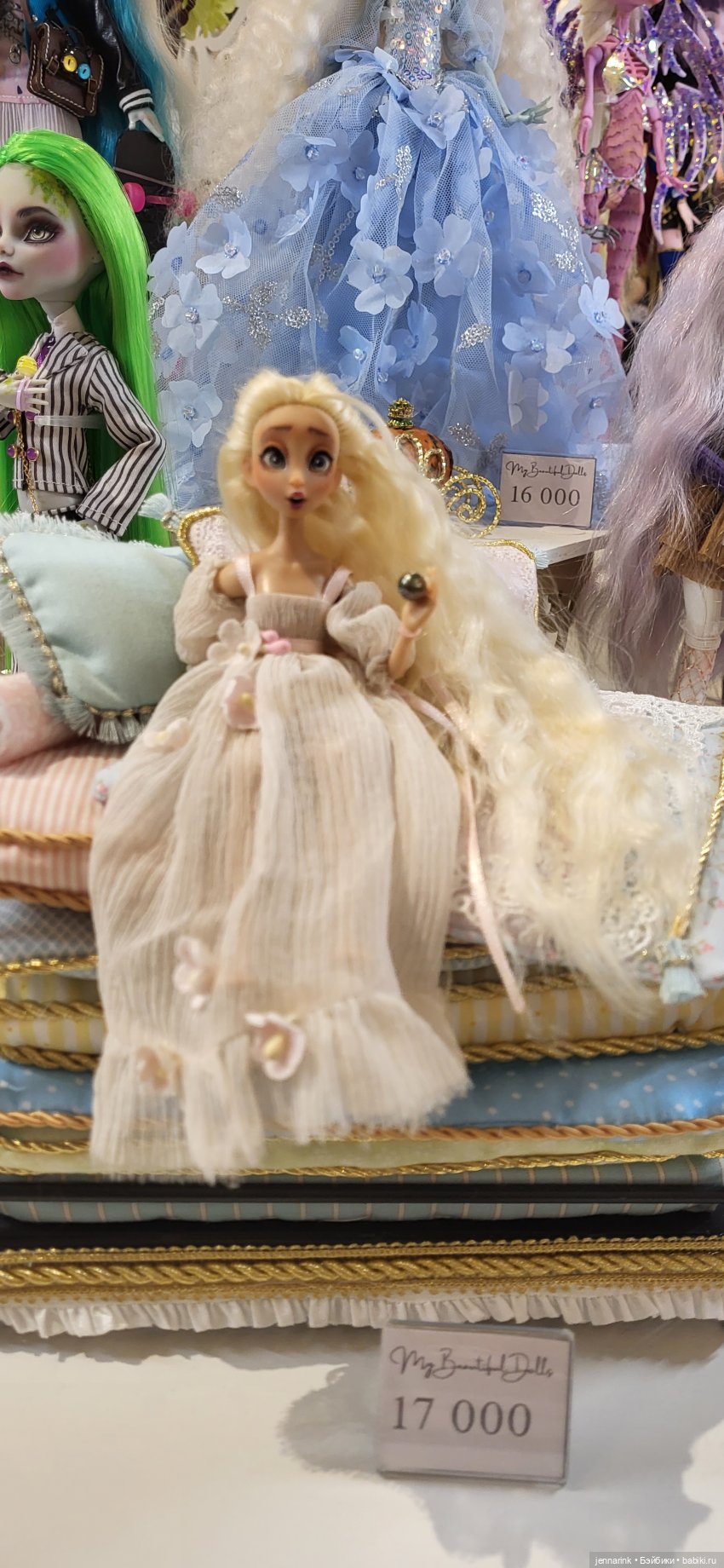 Выставка "Бал кукол" в Севкабеле