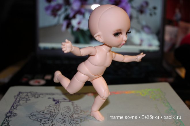 Девочка попрыгунья...