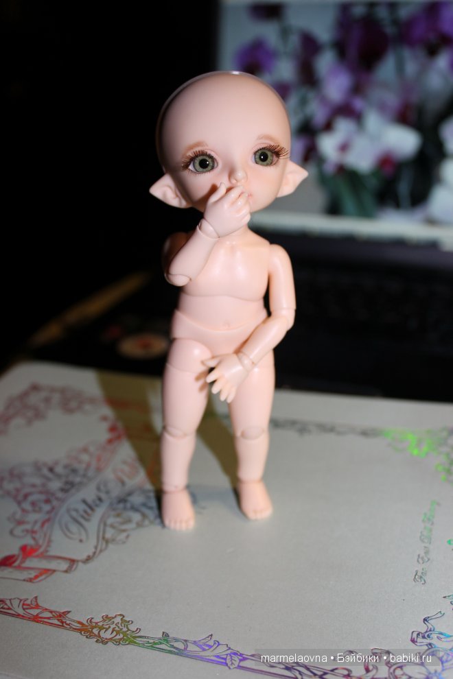 -Зоюшка, пора одеваться.....