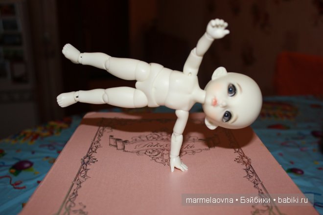 -Я Светочка!!! Мама сказала я буду теперь тут жить...