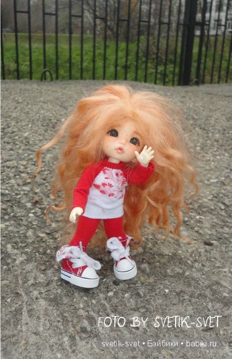 Погуляли мы немножко,показали мы одежки