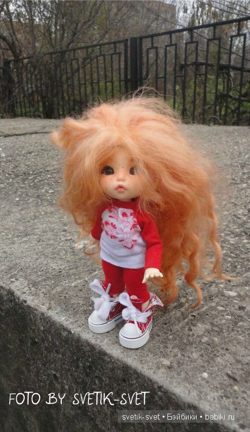 Погуляли мы немножко,показали мы одежки