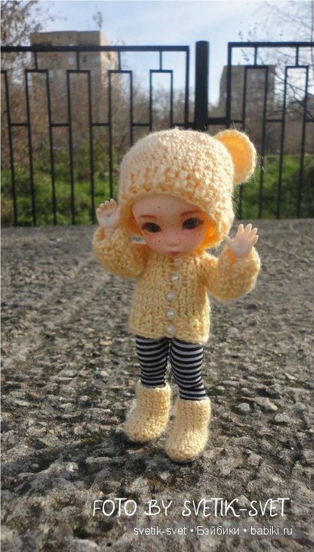 Погуляли мы немножко,показали мы одежки