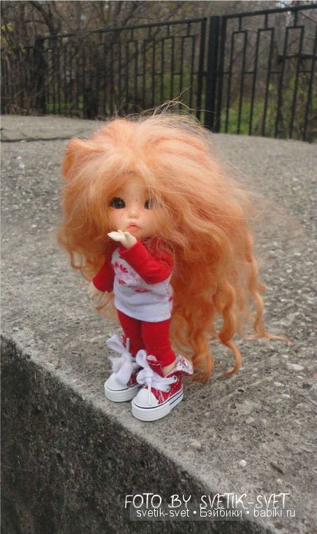 Погуляли мы немножко,показали мы одежки