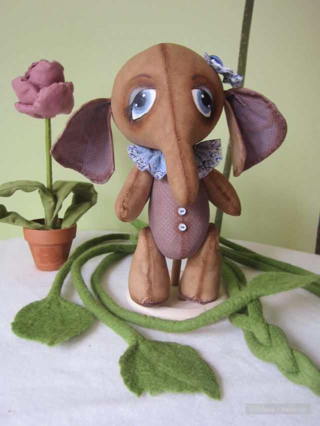 слоник Поль