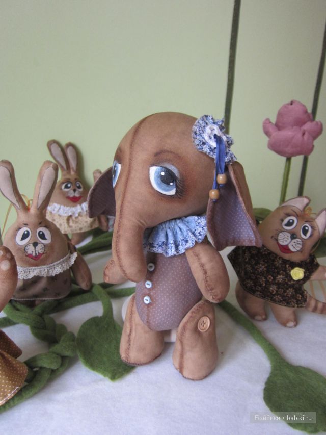 слоник Поль