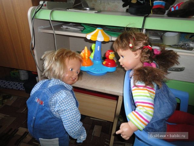 Даша и Андрюша гуляли. Куклы SMOBY