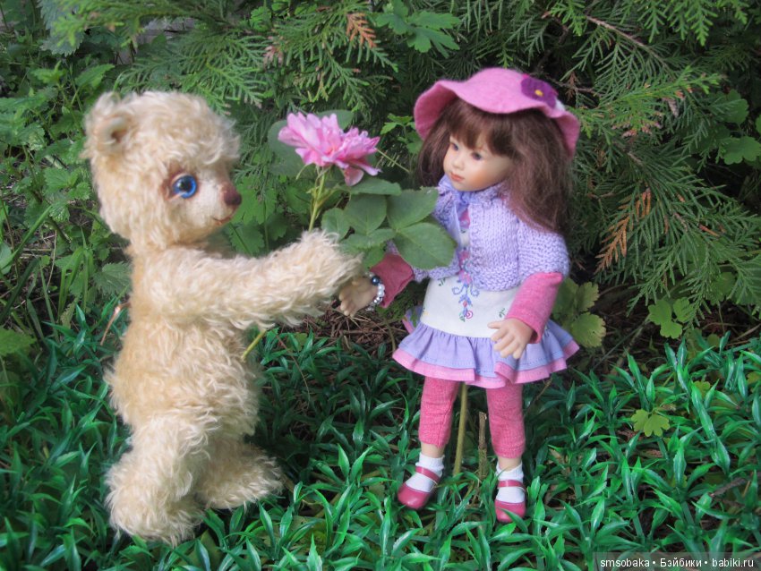 Мишка Михаэлла играет в песочнице | Бэйбики Мишка Михаэлла играет в песочнице