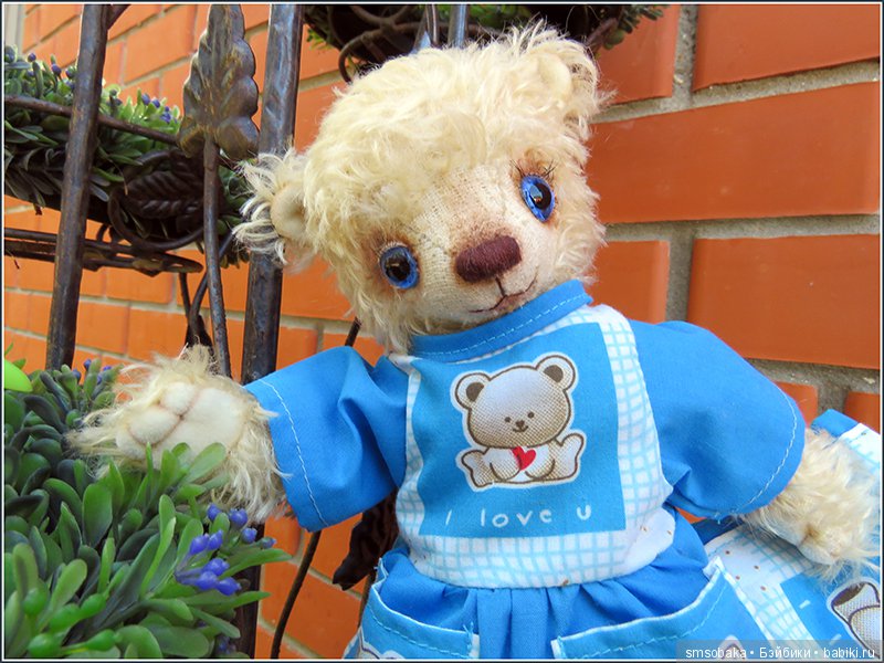 Мишка Михаэлла играет в песочнице | Бэйбики Мишка Михаэлла играет в песочнице