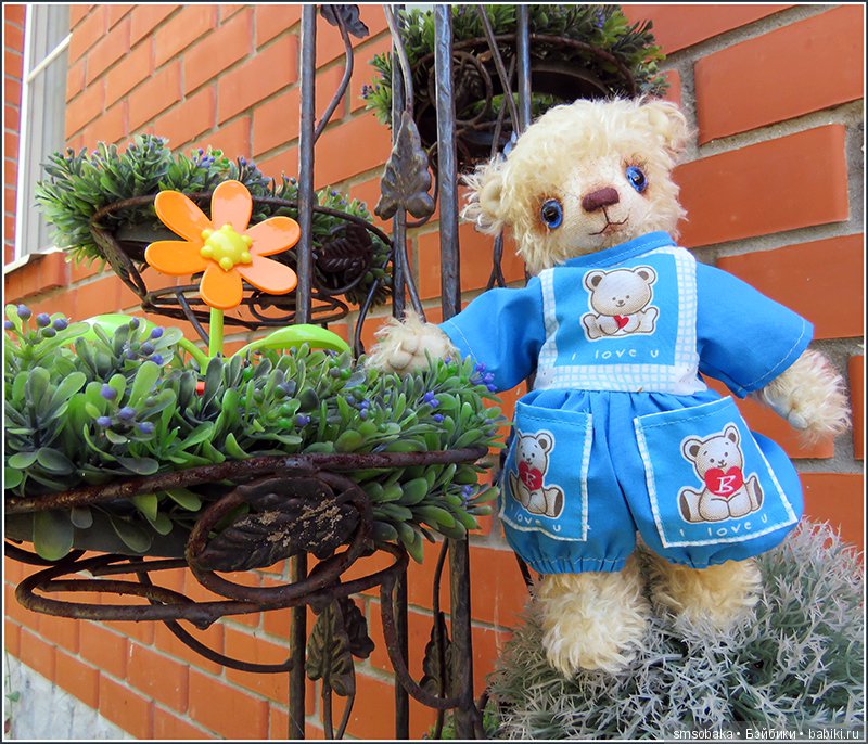 Мишка Михаэлла играет в песочнице | Бэйбики Мишка Михаэлла играет в песочнице