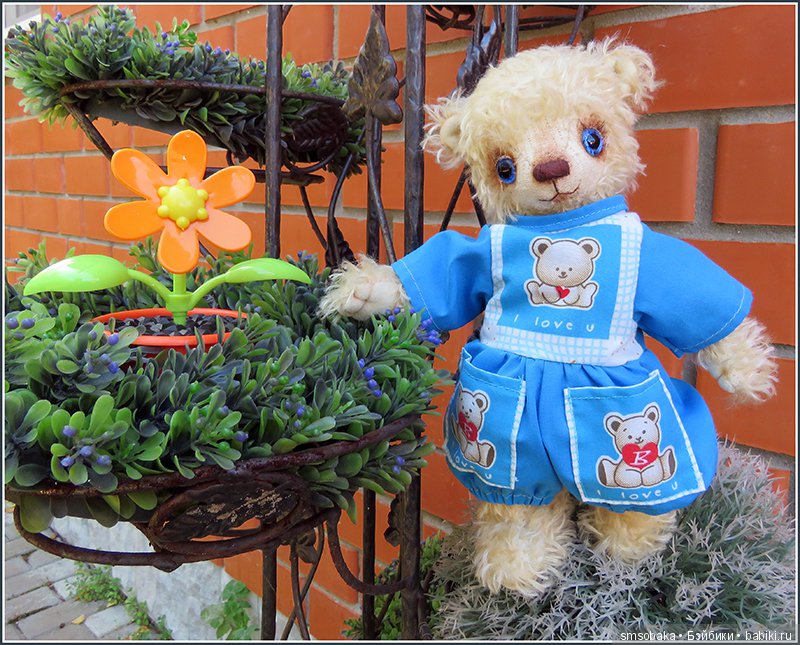 Мишка Михаэлла играет в песочнице | Бэйбики Мишка Михаэлла играет в песочнице