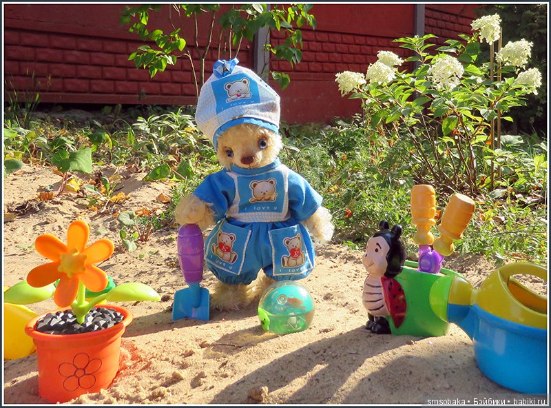 Мишка Михаэлла играет в песочнице | Бэйбики Мишка Михаэлла играет в песочнице (фото 3)