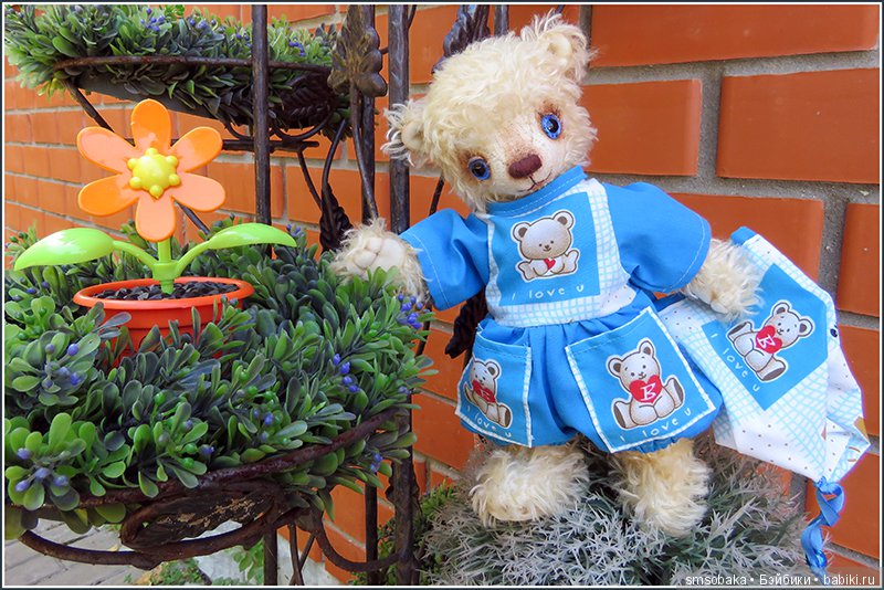 Мишка Михаэлла играет в песочнице | Бэйбики Мишка Михаэлла играет в песочнице