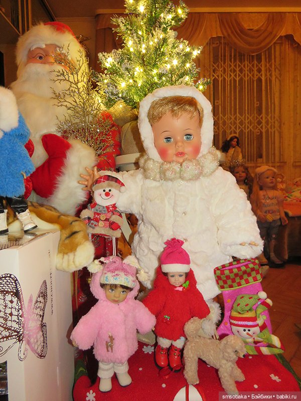 Киси была Снегурочкой в Новый 2022 Год (фото 2)