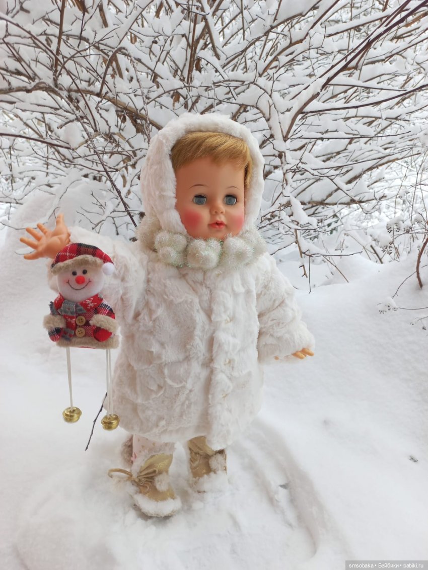 Киси была Снегурочкой в Новый 2022 Год (фото 4)