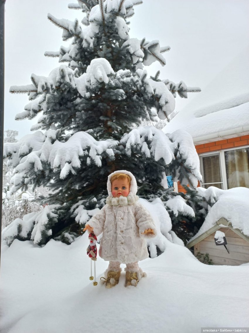 Киси была Снегурочкой в Новый 2022 Год (фото 8)