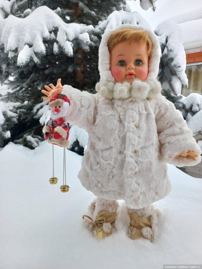 Киси была Снегурочкой в Новый 2022 Год (фото 10)