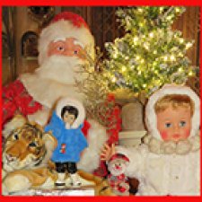 Киси была Снегурочкой в Новый 2022 Год.