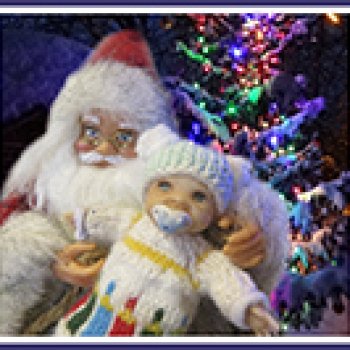 Первая "ёлка" Ирочки с папой и мамой