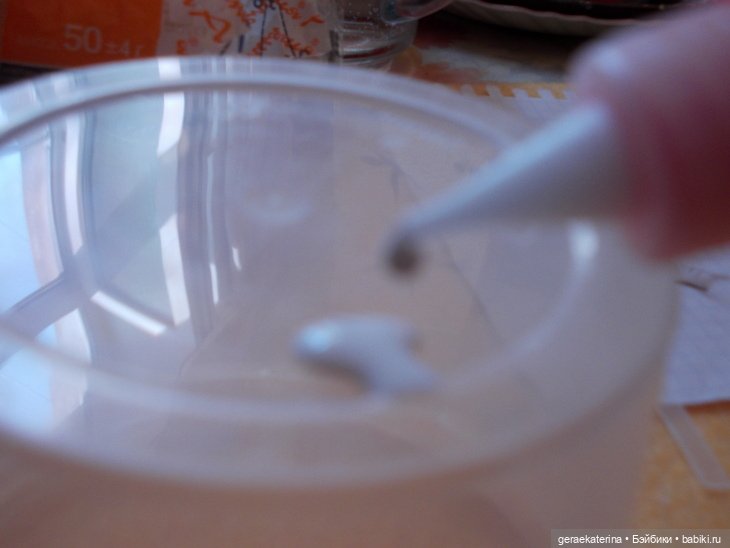 Как приклеить ресницы кукле