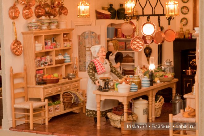 Миниатюрный отель в масштабе 1:12. Julie Jackson