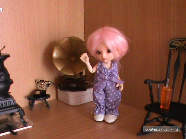 И вот она уже освоилась, и кажется не плохо себя чувствует