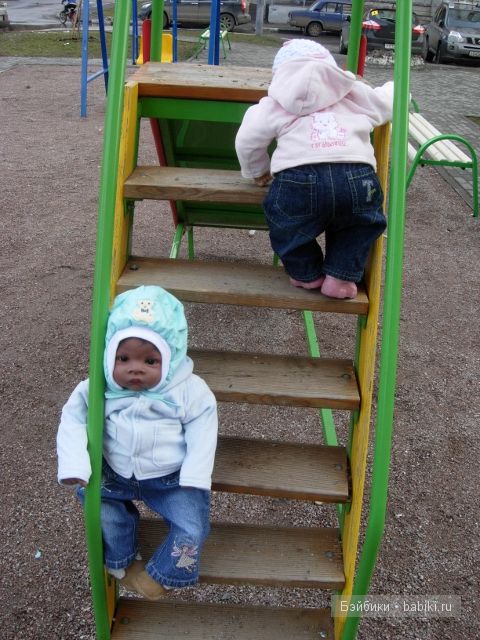 на лестн ж сидит с идет 10